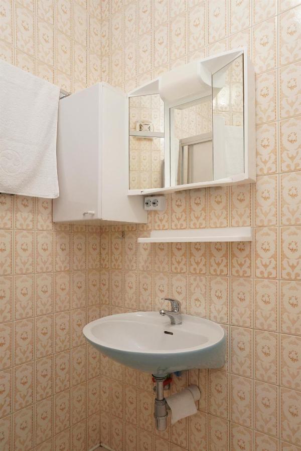 Apartments Mare Трогір Екстер'єр фото