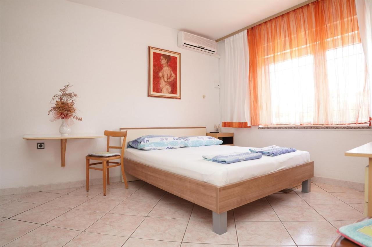 Apartments Mare Трогір Екстер'єр фото