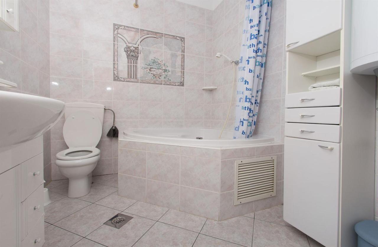 Apartments Mare Трогір Екстер'єр фото